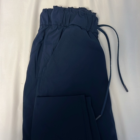 Lululemon stretch high rise pant (7/8 length), size 4 in navy blue - Picture 5 of 5